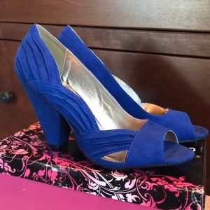 Quipid Vintage Cobalt Blue Peep Toe Pumps